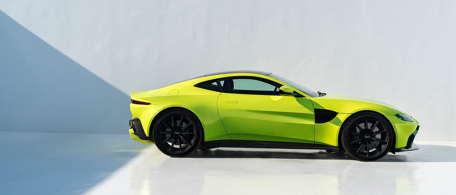 Aston Martin Vantage