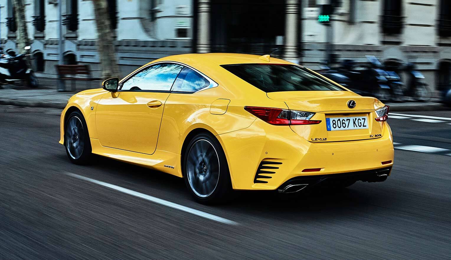 Lexus RC 300h 2018 trasera