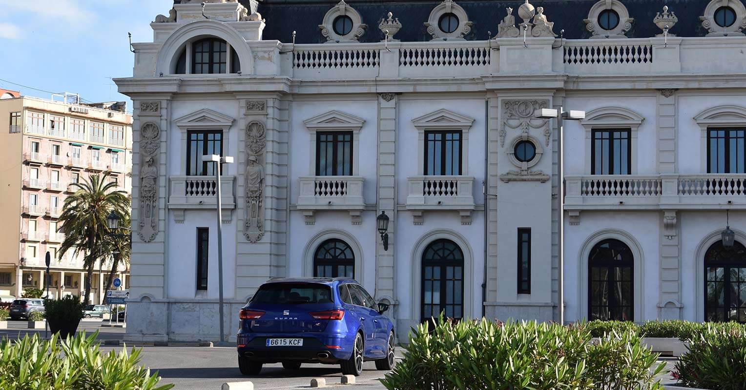 SEAT León ST Cupra 300 detrás
