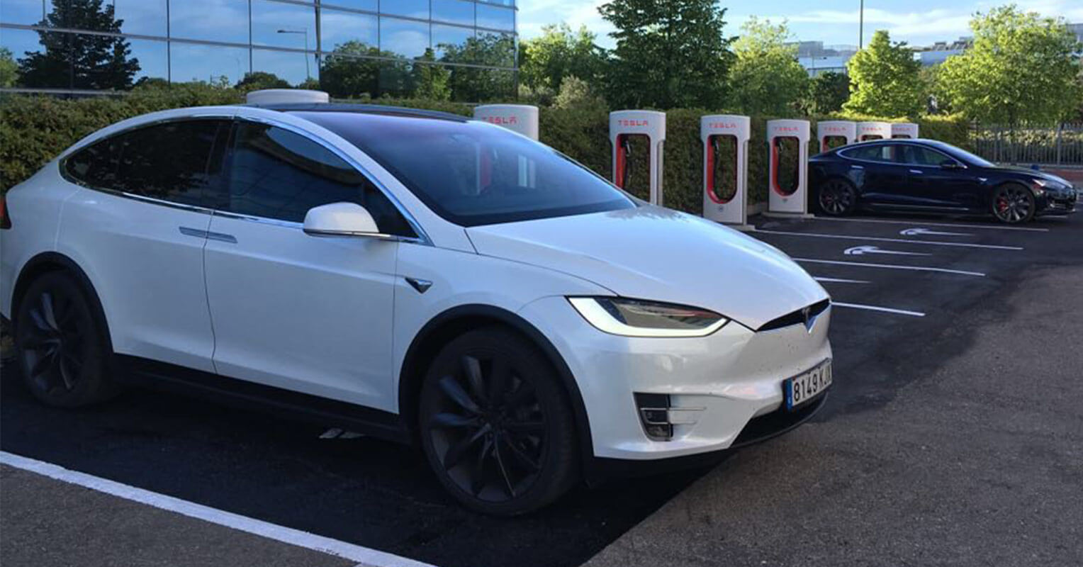 Tesla Model X Supercharger