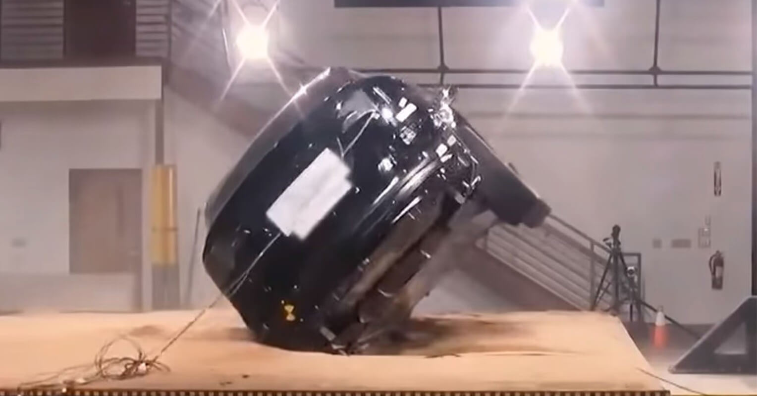 El Tesla Model X no vuelca