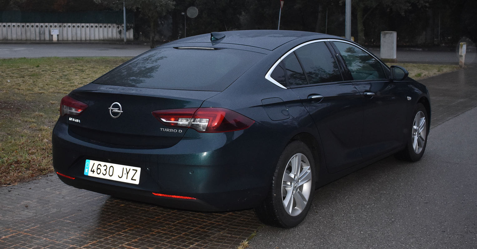 Trasera del Opel Insignia Grand Sport 2018