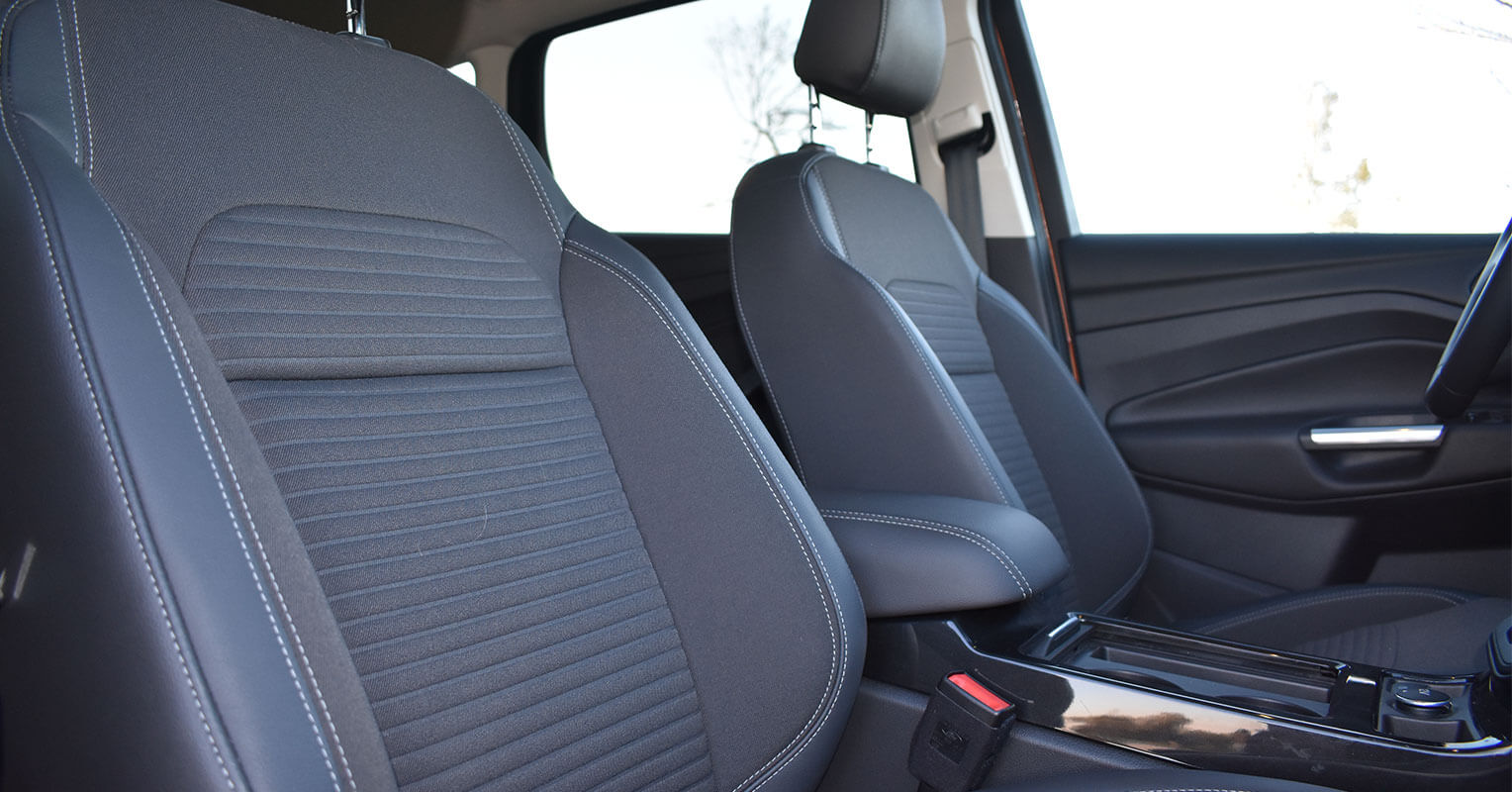 Asientos delanteros del Ford Kuga Titanium 2018