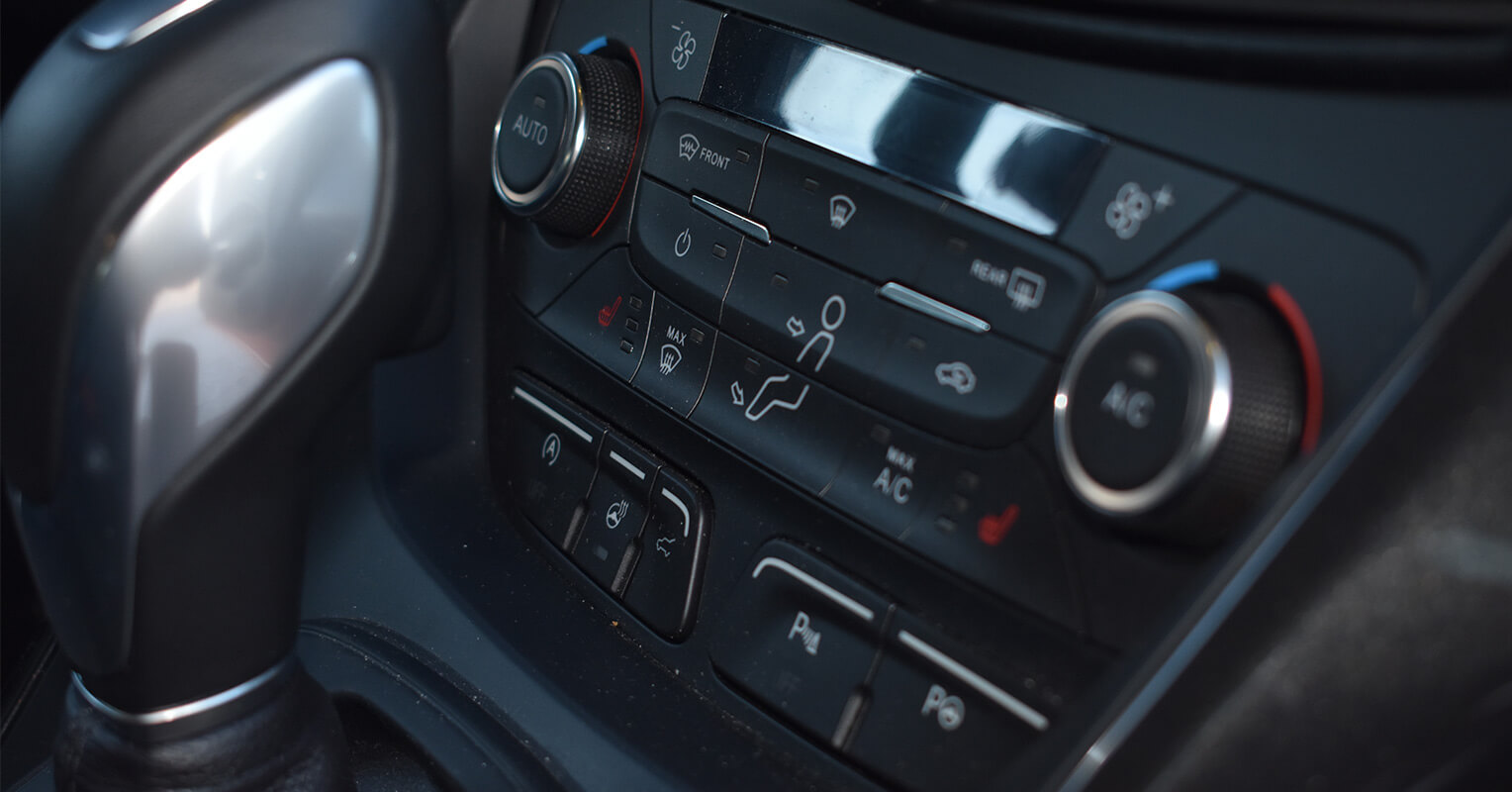 Consola central del Ford Kuga 2018