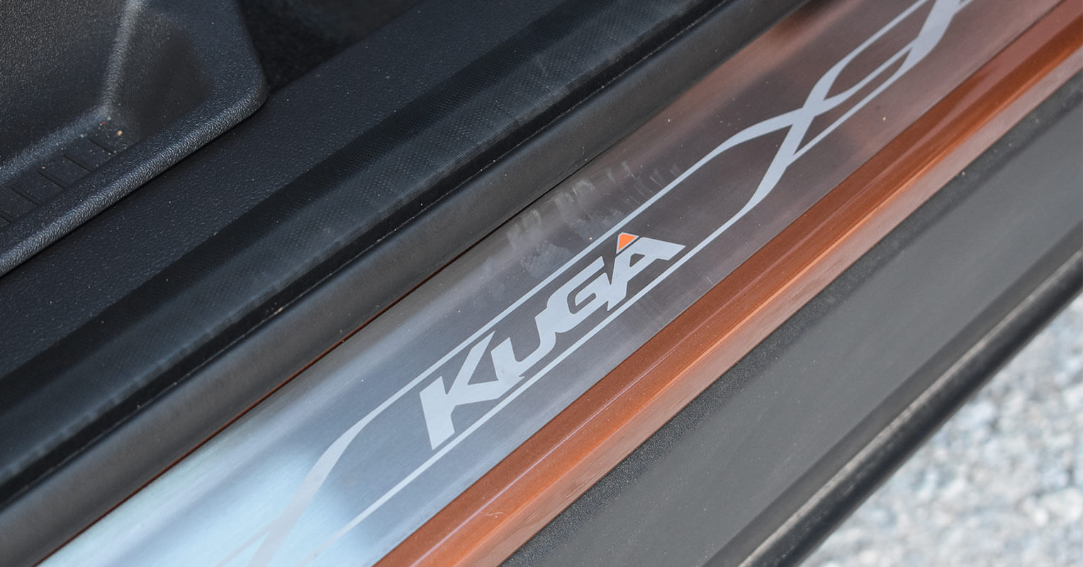 Umbral de la puerta del Ford Kuga 2018