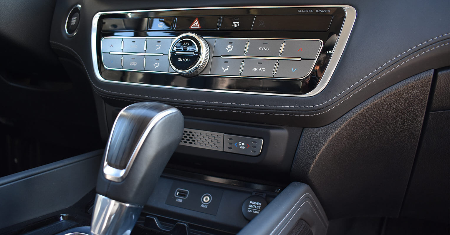 Consola central del SsangYong Rexton 2018